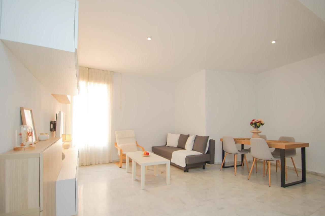 Modern Apt - Luxe Queen Bed - Walk To Isla Magica Sevilla Dış mekan fotoğraf