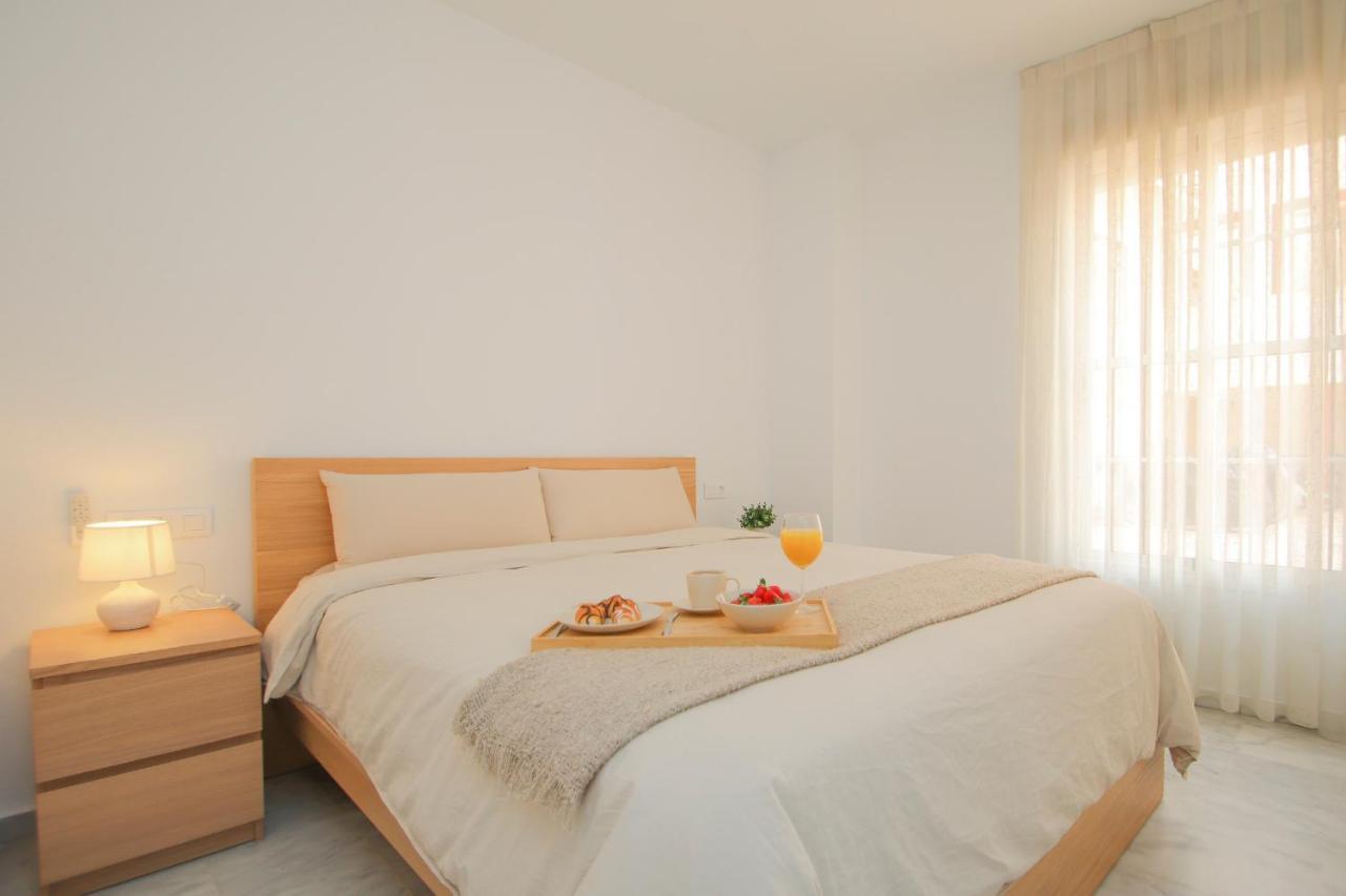 Modern Apt - Luxe Queen Bed - Walk To Isla Magica Sevilla Dış mekan fotoğraf