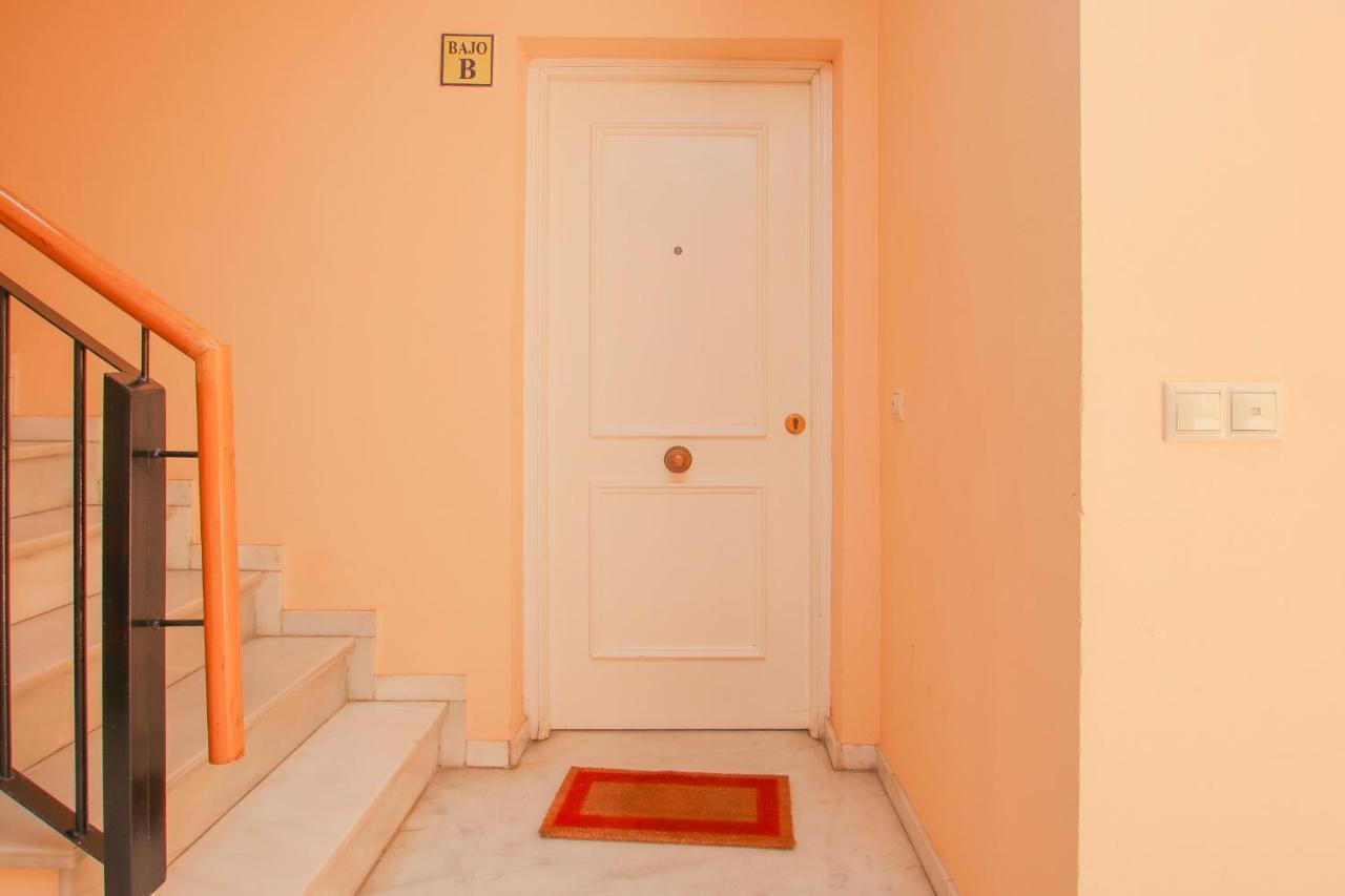Modern Apt - Luxe Queen Bed - Walk To Isla Magica Sevilla Dış mekan fotoğraf