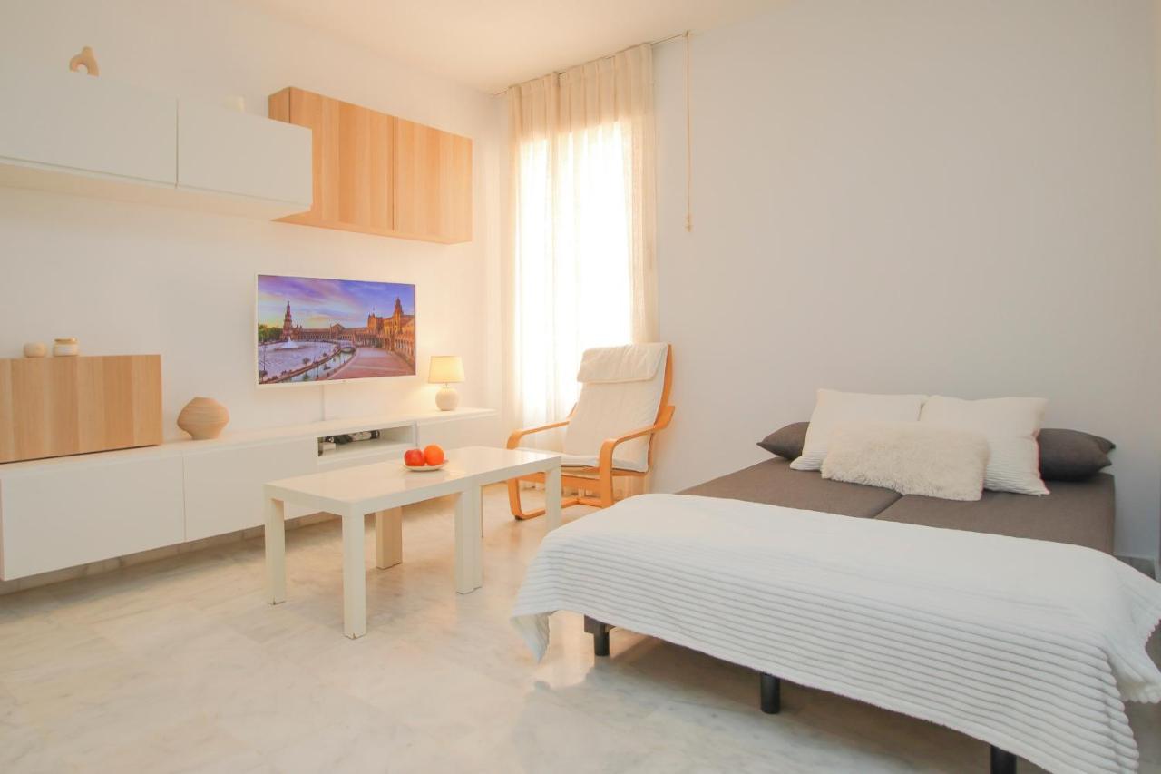 Modern Apt - Luxe Queen Bed - Walk To Isla Magica Sevilla Dış mekan fotoğraf