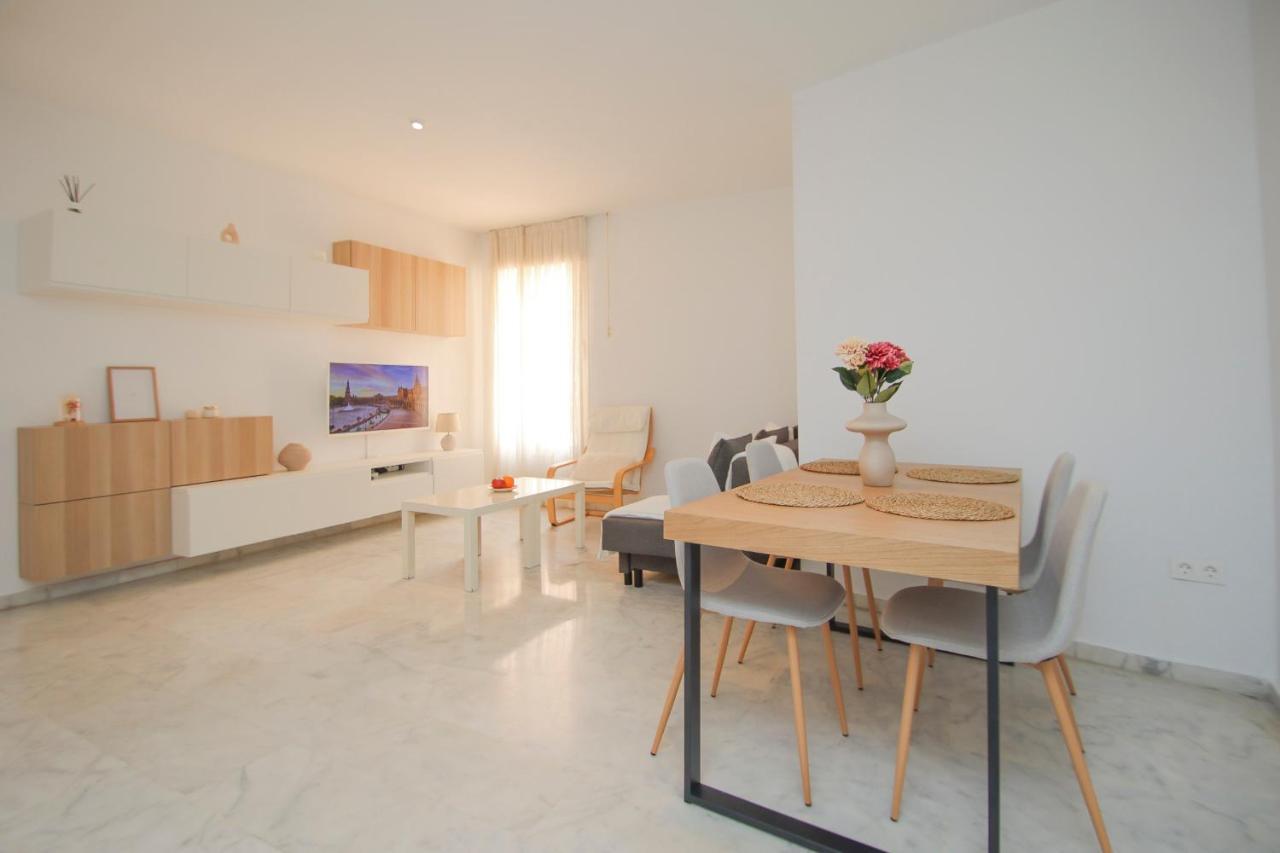 Modern Apt - Luxe Queen Bed - Walk To Isla Magica Sevilla Dış mekan fotoğraf